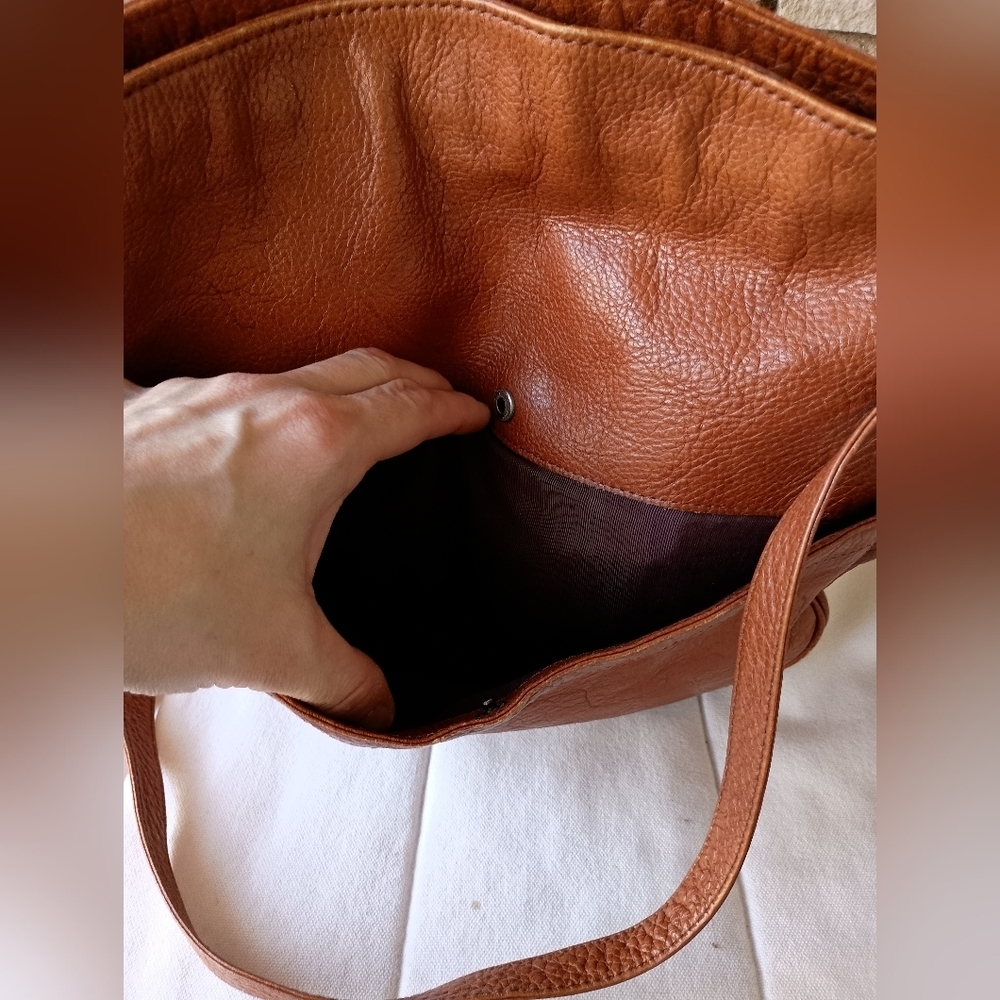Vintage Beautiful Brown Leather Shoulder/Crossbody Bag - Picture 2 of 7